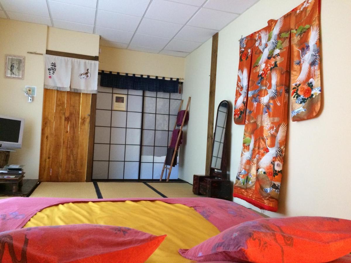 Minshuku Chambres D'Hotes Japonaises Thiers Exterior photo
